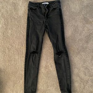 black ripped jeans! used :) size 05 27